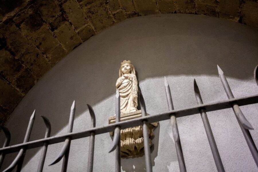 Barcelona: Dark History Night Walking Tour - The executioner and the machinery of punishment