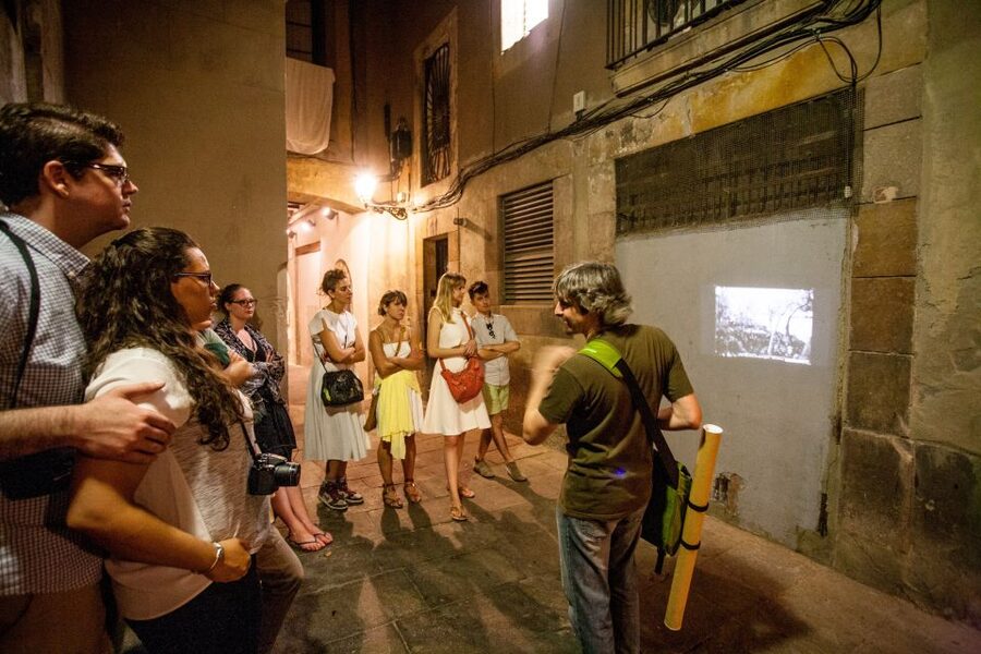 Barcelona: Dark History Night Walking Tour - Weather, timing, and practical planning