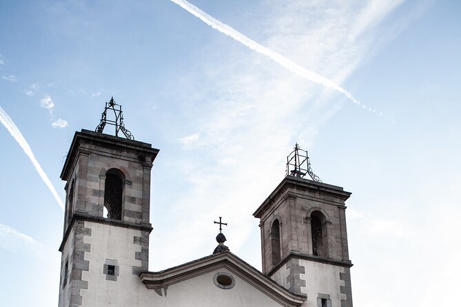 Barcelona El Raval Dark History Walking Tour - Stop five: Avenida del Paralelo and the old Chinese district