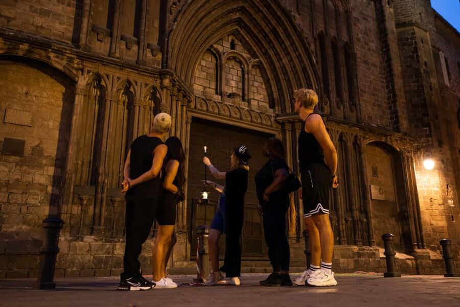 Barcelona: Gothic Quarter Tour Dark History & Ghosts Tour - The Liceu: grand opera with a darker edge