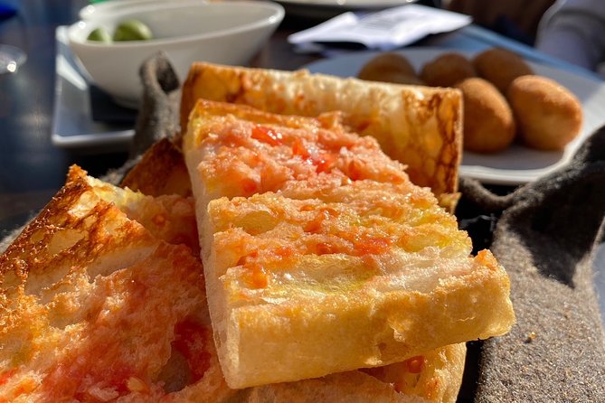Barcelona Historic Walking Tour and Food Experience - Christian’s personal guiding style
