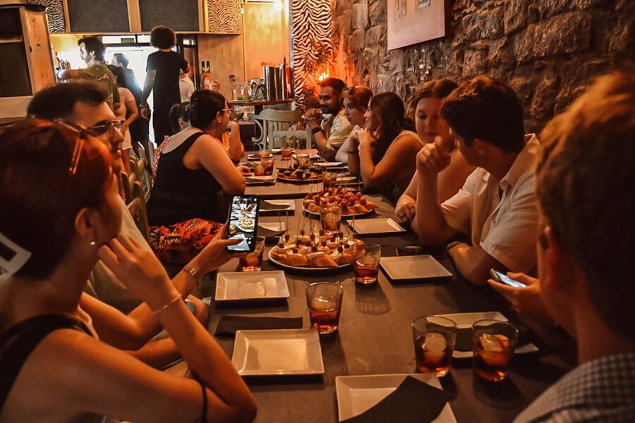 Barcelona: Tapas Walking Tour with Food, Wine, and History - Guides Make the Difference