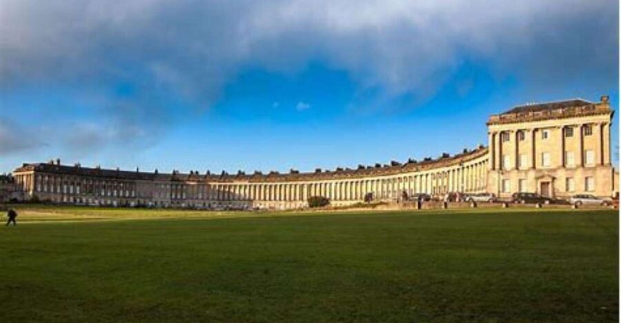 Bath: Local Pubs & Historic Sights Walking Tour (3h) - How James shapes the experience