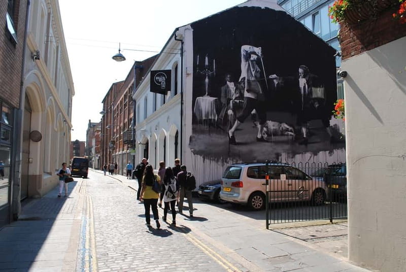 Belfast: A History of Terror Walking Tour - Starting at Belfast City Hall