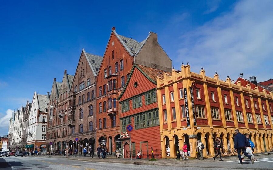 Bergen: Sightseeing Cruise of Bergen's Historic Landmarks - Skuteviken and Sandviken’s old wooden warehouses
