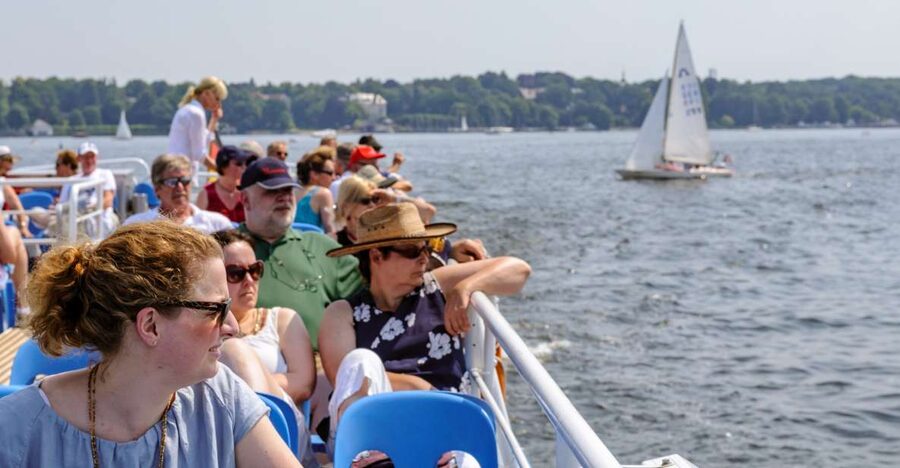 Berlin: 3-Hour World Heritage Cruise to Potsdam - From Wannsee Station to the Water