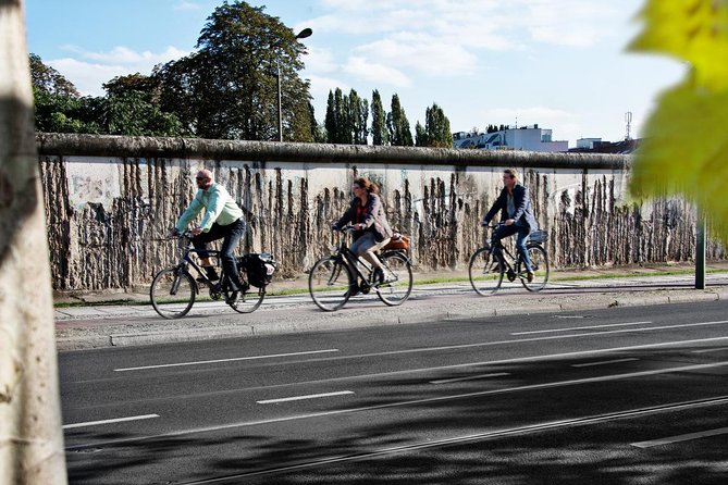 Berlin: Guided Bike tour of the Berlin Wall and Third Reich - Seeing what the Berlin Wall actually did