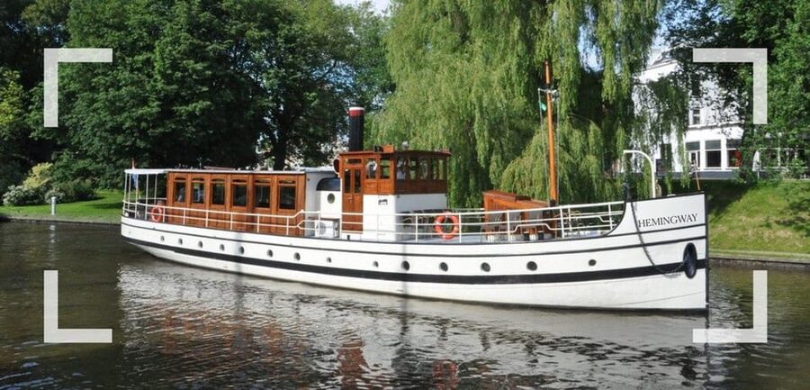 Berlin: Historic Boat Sightseeing City Center Tour - Starting at the Paul-Löbe-Haus pier