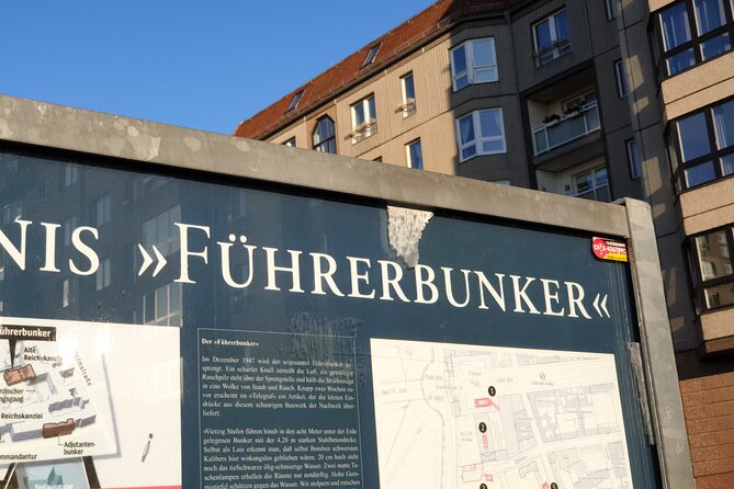 Berlin History Walking Tour with a French-Speaking Guide - Unter den Linden: reading Berlin through one avenue