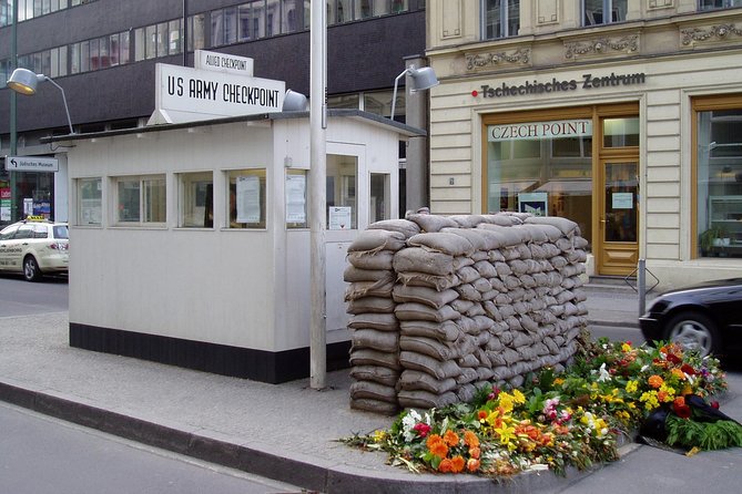 Berlin Private Half-Day Walking Tour: Discover the German Capital’s History - Berlin Wall Memorial and the final historical frame