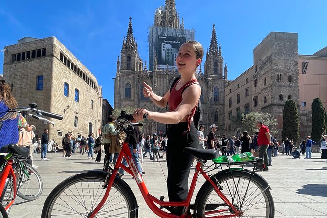 Bike Tour in Barcelona: History, Architecture and Culture - What this Barcelona route gives you in three hours
