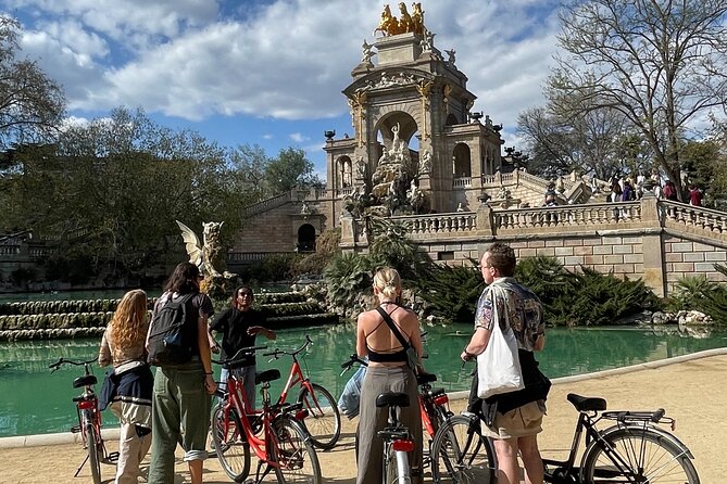 Bike Tour in Barcelona: History, Architecture and Culture - Parc de la Ciutadella: the halfway pause