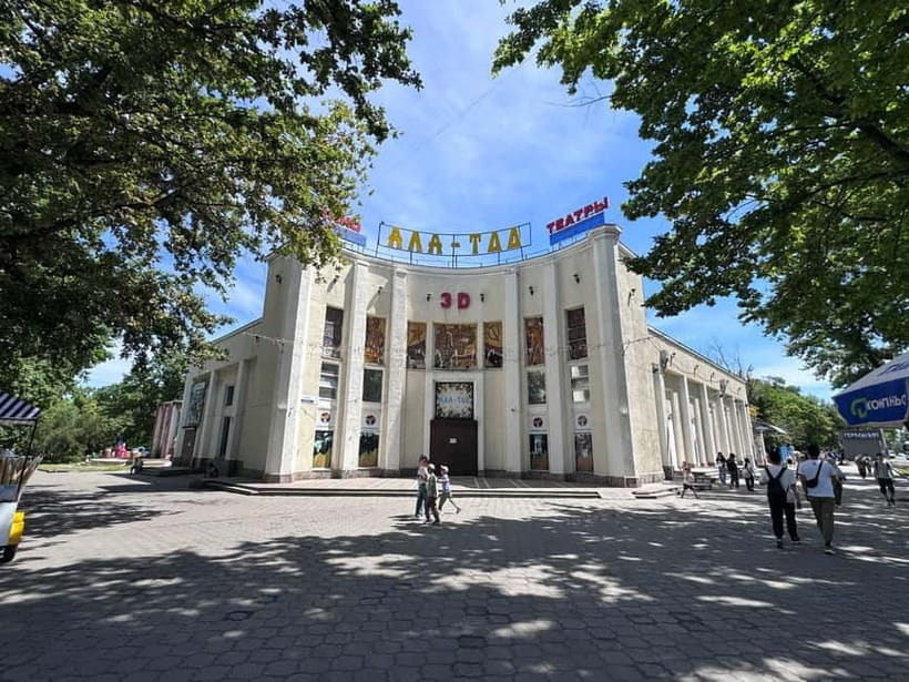 Bishkek : City Tour (History, Architects, Statues & Culture) - Starting at Ala-Too Square and the Kyrgyz flag