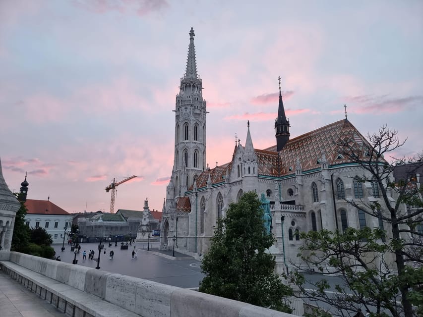 BloodThirsty Hungary: Walking tour & Dark Historical Stories - What the stories and performance are like