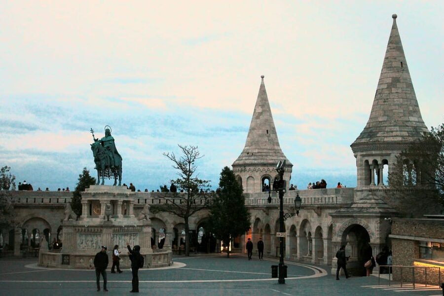 BloodThirsty Hungary: Walking tour & Dark Historical Stories - Starting beside St. Stephen and Matthias Church