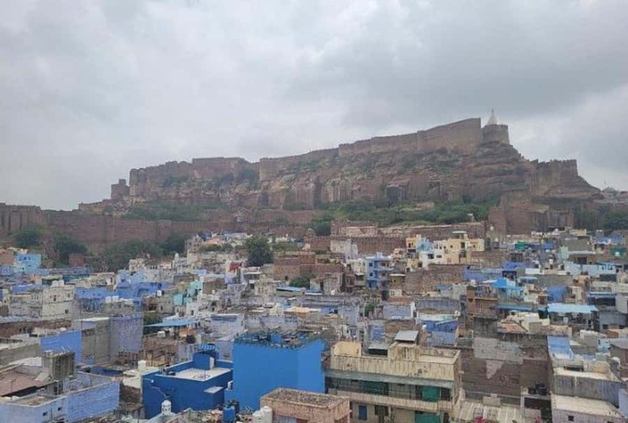 Blue City Heritage Walking Tour With Pick Up & Drop Off - Markets, havelis, and small detours
