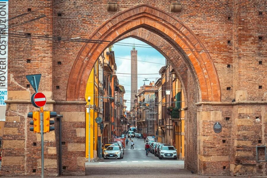 Bologna: Private Top Historical Sites Guided Walking Tour - Key points to know before you book