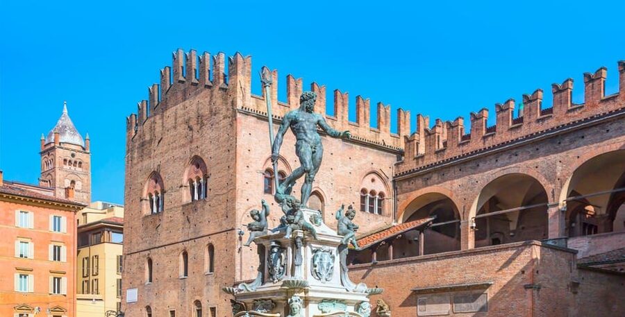 Bologna: Private Top Historical Sites Guided Walking Tour - Starting at Piazza del Nettuno beside Salaborsa