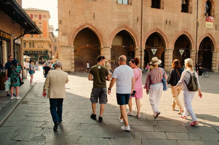 Bologna: Street Food Tour in the Historic Center - Key points to know before booking