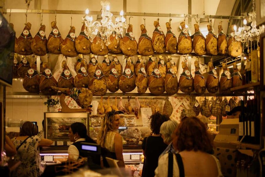 Bologna: Street Food Tour in the Historic Center - Starting at Neptune’s Fountain in Piazza del Nettuno