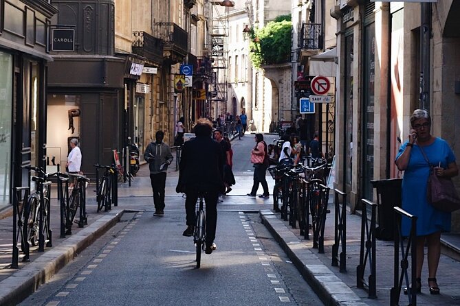 Bordeaux' Best Boulangeries & History Tour - Saint-Seurin and the monument many people miss