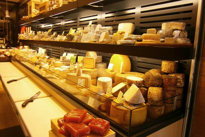 Bordeaux Historic and Gourmet Food Walking Tour - Bordeaux’s monuments between the tastings
