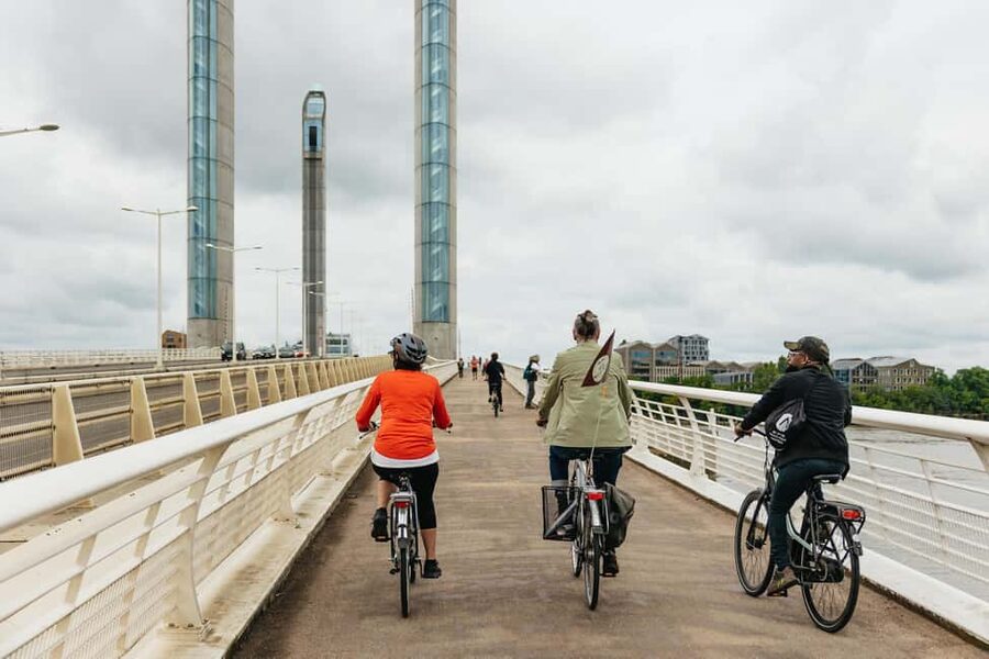 Bordeaux: Historic Center & Chartrons District Bike Tour - Starting at Jardin Public or Rue Dumaine