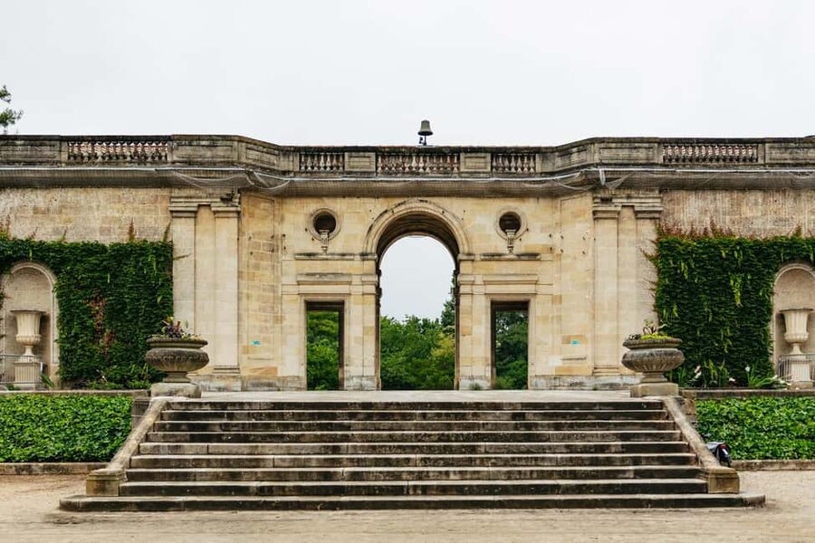Bordeaux: Historic Center & Chartrons District Bike Tour - Pont Jacques Chaban Delmas and the Chartrons district
