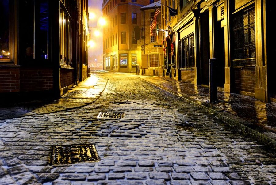 Boston: Haunted Pub Crawl of Historic Pubs and Taverns - What happens inside the pubs