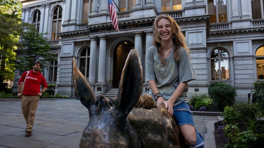 Boston History & Highlights Tour: From Revolution to Today - Faneuil Hall and Quincy Market: famous, useful, and crowded