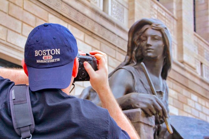 Boston's Architecture, History + Photo Walking Tour (SMALL Group) - Acorn Street, the memorable finish