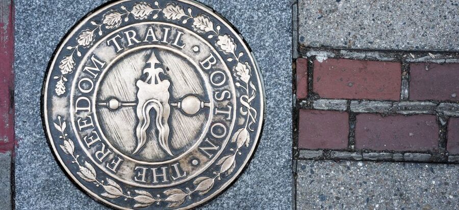 Boston: Seafood Tasting & Historical Walking Tour - Key points at a glance