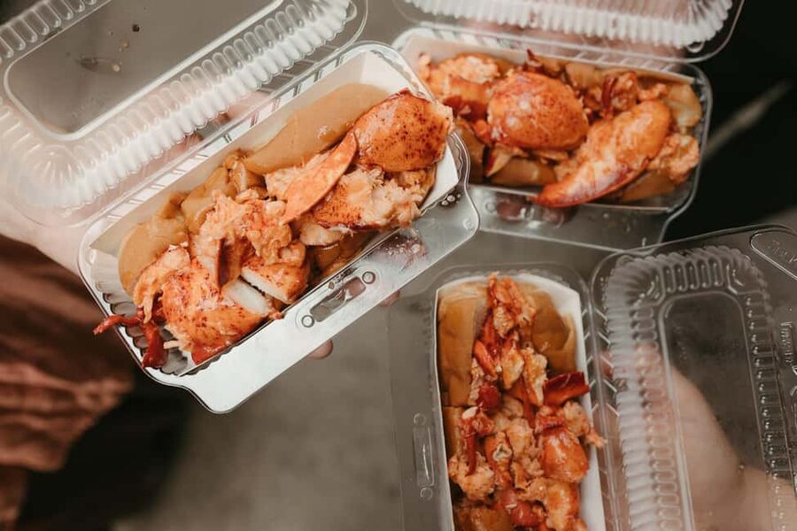 Boston: Ultimate Historic Food & Drink Tour - The guide and the group size