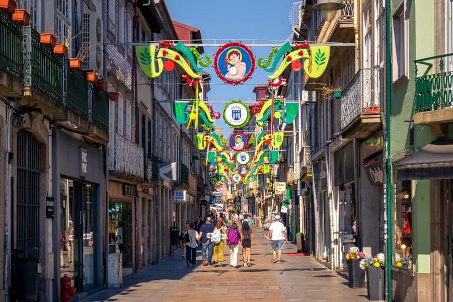 Braga: Private & Flexible Walking Tour in Historic Center - Finishing at Biscaínhos Museum