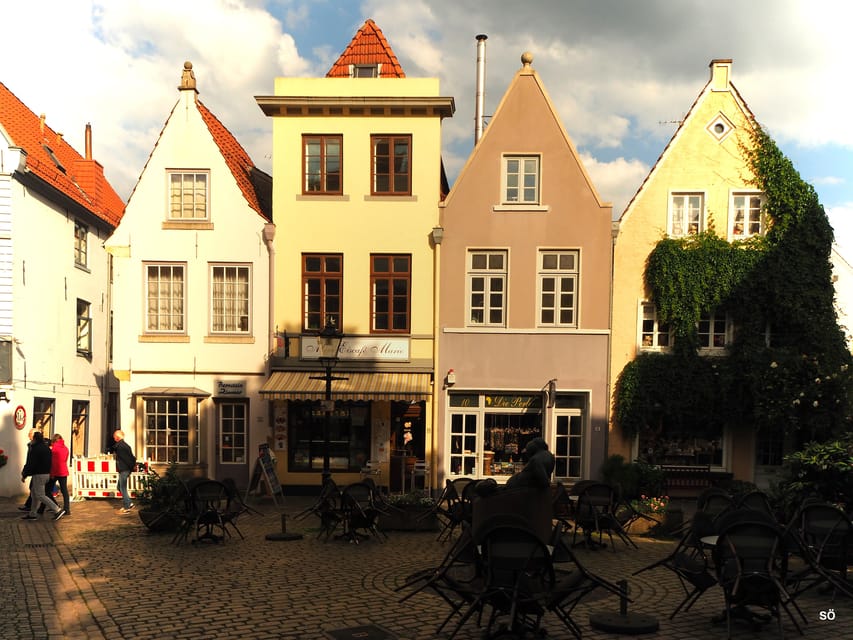 Bremen: Walking Tour of Historic Schnoor District - Recreated buildings and unusual facades