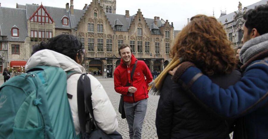 Bruges: History, Chocolate and Beer Walking Tour - What the guides add to the experience