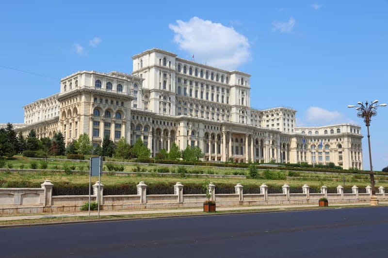 Bucharest: Communism and History Guided City Walking Tour - A short café pause and a taste of rationing