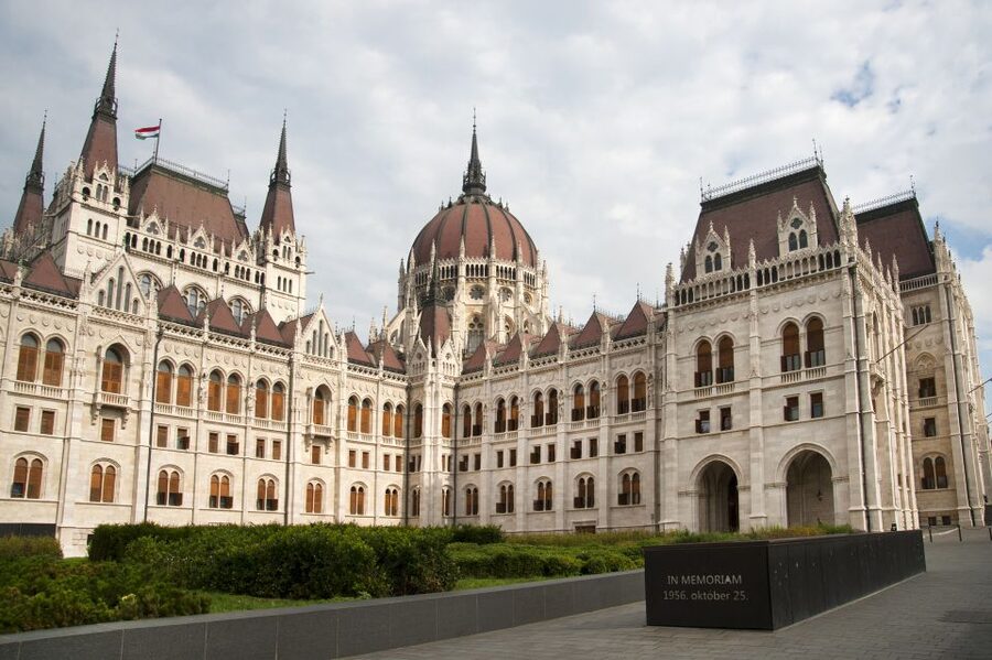 Budapest: Communist History Tour with House of Terror Option - The guides are the main reason to book