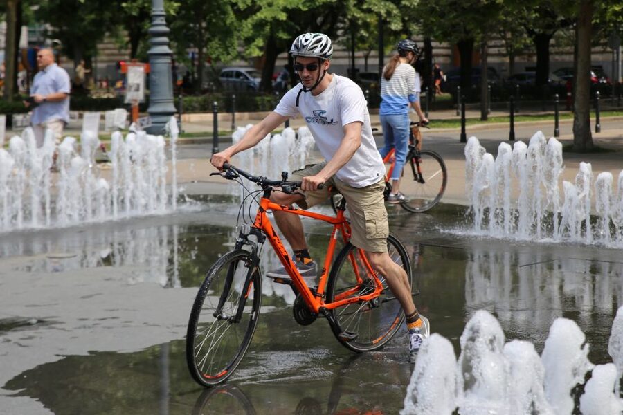 Budapest: Historic Downtown Bicycle Ride with Scenic Views - Key points before you book