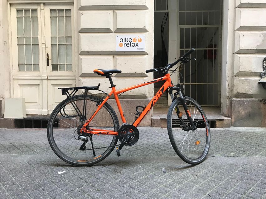 Budapest: Historic Downtown Bicycle Ride with Scenic Views - Central Market Hall, National Museum, and the Grand Synagogue