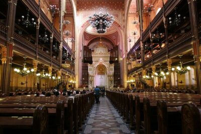 Budapest Jewish Heritage Memorial Walking Tour & Synagogue Entry