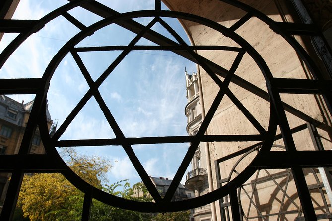Budapest Jewish Heritage Memorial Walking Tour & Synagogue Entry - Cake, coffee, and a taste of present-day life