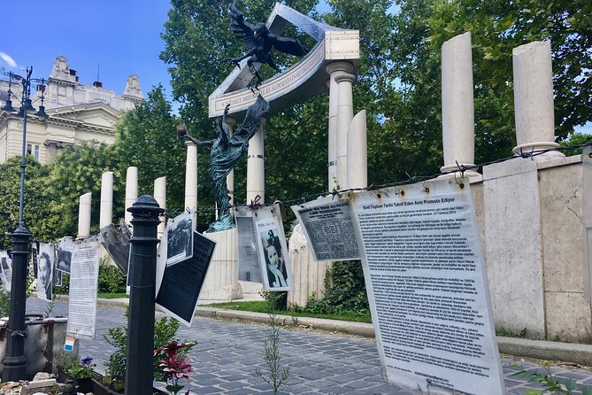 Budapest Jewish Heritage: Synagogues, Shoes, Secrets & Flódni - The former ghetto and the last remaining wall