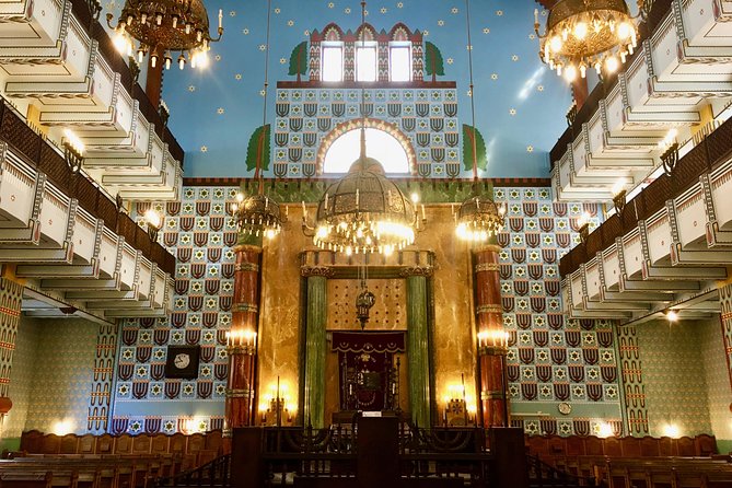 Budapest Jewish Heritage: Synagogues, Shoes, Secrets & Flódni - Finishing with flódni on Dohány Street