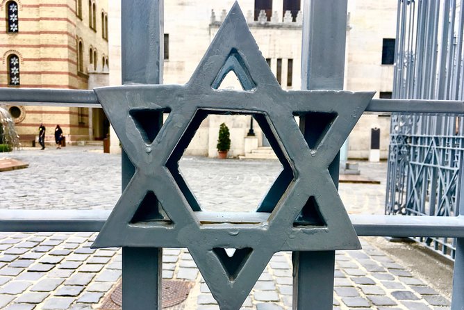 Budapest Jewish Heritage: Synagogues, Shoes, Secrets & Flódni - What the private format adds