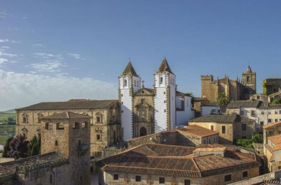 Caceres: Highlights, History and Jewish Quarter Walking Tour - Why this two-hour route works in Cáceres