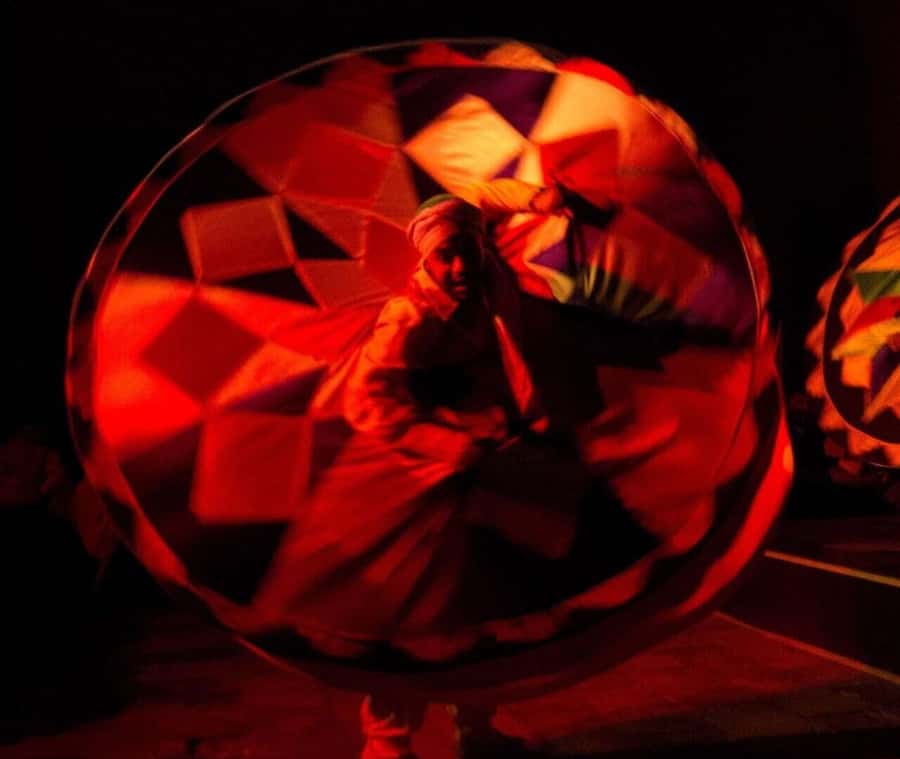 Cairo: Egyptian Heritage Tanoura Dancing Troupe Show - Live Egyptian folk music adds the local flavor
