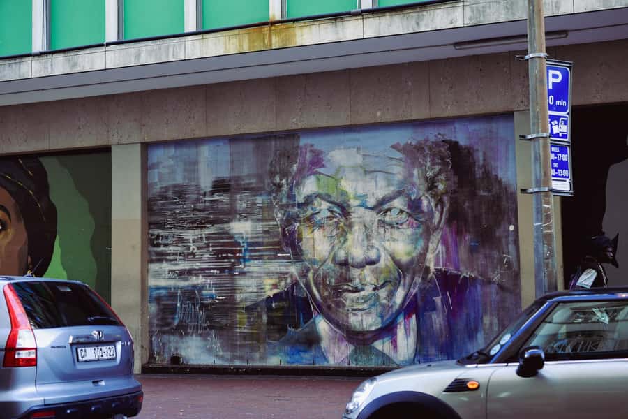 Cape Town: Art, Culture & History Walking Tour - Greenmarket Square brings art into the route