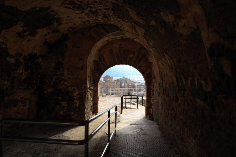 Cartagena: Ancient Roman Walking Tour with Entry Tickets - The tapa and drink are part of the experience