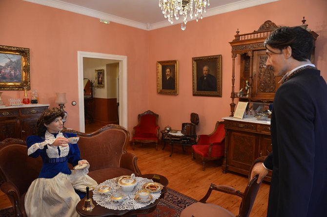 Casa Parlante Historical Museum Tour in Corfu - What the guide adds to the experience